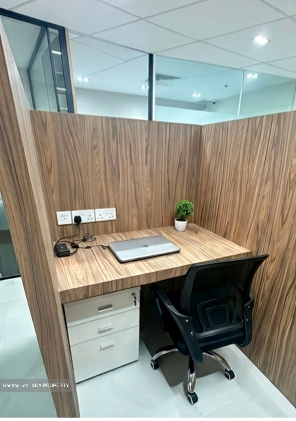 International Plaza (D2), Office #571619001